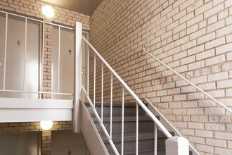 37 Canterbury Square in Alexandria, VA - Foto de edificio - Building Photo