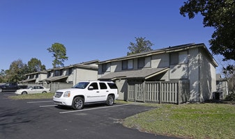 Edge at Lakeside in Orange Park, FL - Building Photo