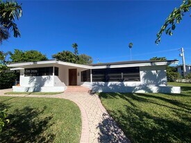 1101 Bay Dr in Miami Beach, FL - Building Photo