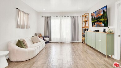 252 E 47th St in Los Angeles, CA - Building Photo - Building Photo