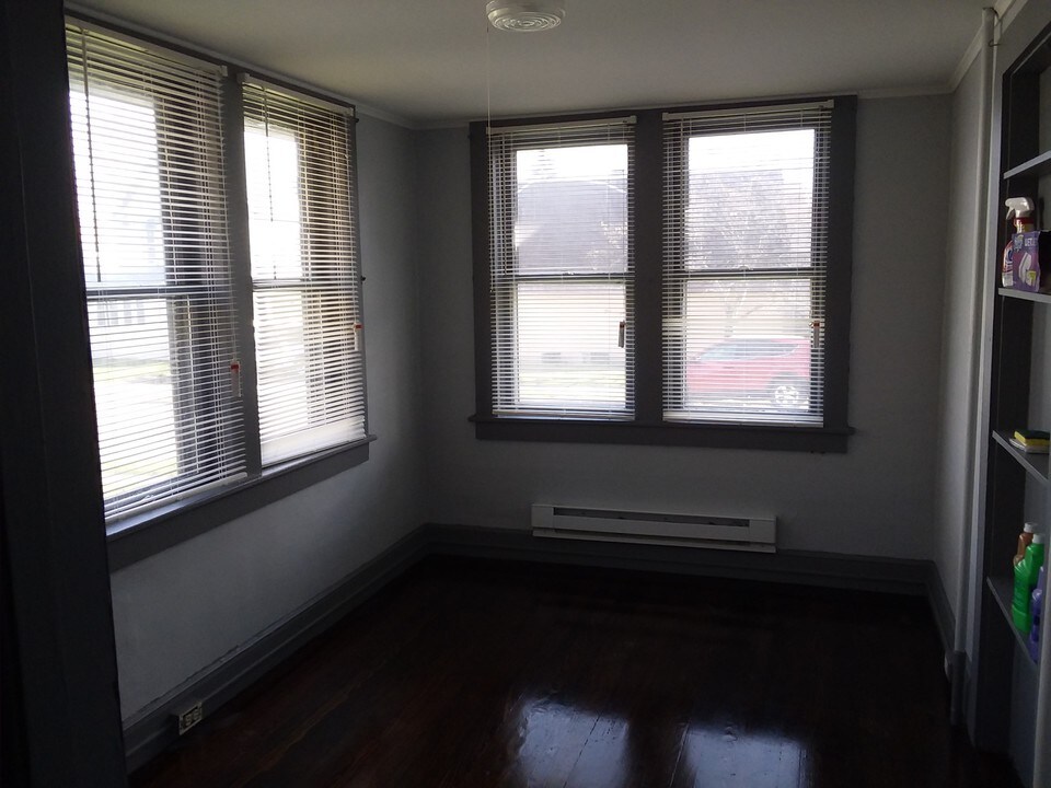 404 Exchange Ave in Endicott, NY - Building Photo