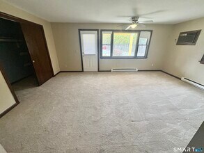 302 Boston Post Rd in Waterford, CT - Building Photo - Building Photo