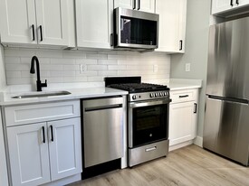 168 Endicott St, Unit 2 Apartamentos