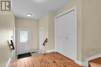 2047 Dunollie Crescent in Ottawa, ON - Building Photo - Building Photo