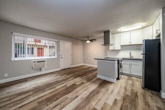 1221 E St in Sacramento, CA - Building Photo - Building Photo