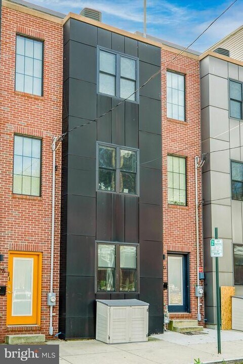 4128 Tower St in Philadelphia, PA - Building Photo