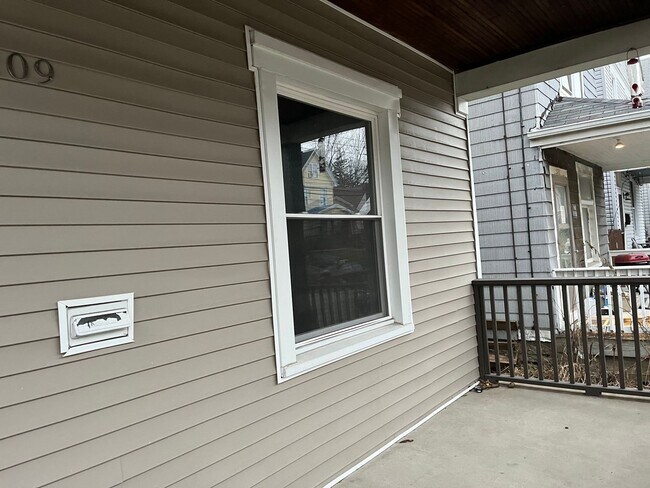 5209 Globe Ave in Cincinnati, OH - Building Photo - Building Photo