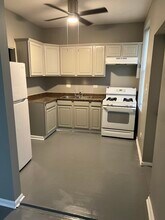 8914 S Cottage Grove Ave in Chicago, IL - Building Photo - Building Photo