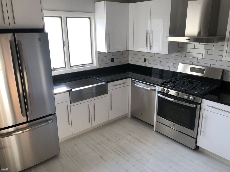11 Partridge Ave-Unit -Apt 1 in Somerville, MA - Building Photo