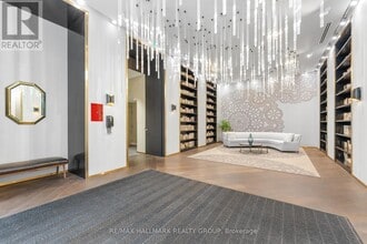 428 Sparks St. in Ottawa, ON - Building Photo - Building Photo