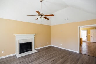 104 Stonehaven Dr in Pelham, AL - Building Photo - Building Photo