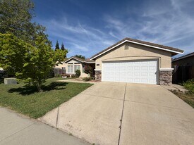 8428 Zinnia Way in Elk Grove, CA - Building Photo