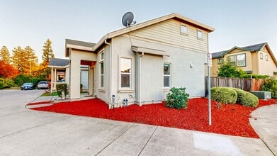 2024 Northfield Dr in Santa Rosa, CA - Building Photo - Building Photo