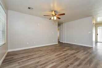 5330 Krista Alethea St in North Las Vegas, NV - Building Photo - Building Photo