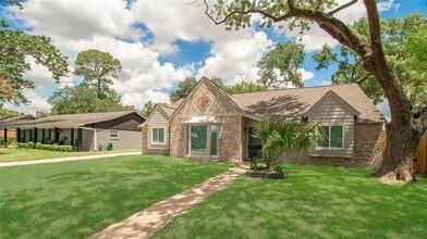 6810 Northampton Way in Houston, TX - Building Photo - Building Photo