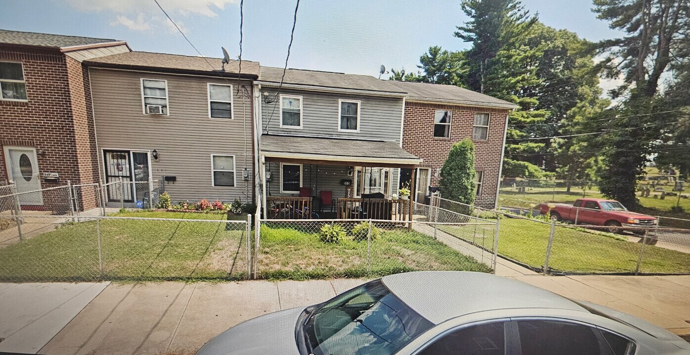 553 Woodward St in Lancaster, PA - Building Photo