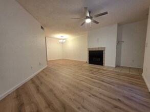 11640 N 51st Ave in Glendale, AZ - Building Photo - Building Photo