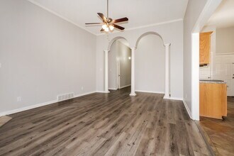 1303 Chatman Way in Cordova, TN - Foto de edificio - Building Photo