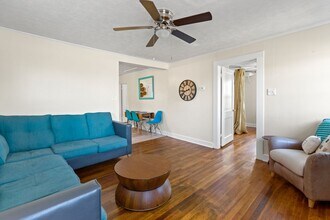 2465 Griffith Rd in Winston-Salem, NC - Building Photo - Building Photo