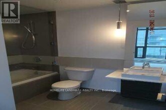 8 Charlotte St in Toronto, ON - Building Photo - Building Photo