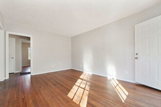 1369 Byrere Terrace SW in Atlanta, GA - Building Photo - Building Photo