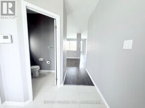 8394 Elderberry Dr in Niagara Falls, ON - Building Photo - Building Photo