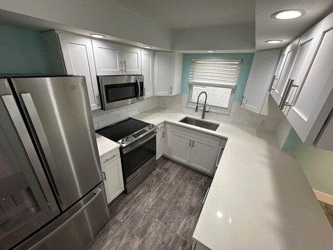 1549 Sandpiper St in Naples, FL - Building Photo - Building Photo