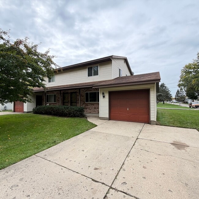 property at 7421 Regal Ave SE