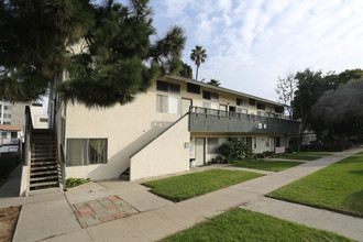 Avila Apartments in Oxnard, CA - Building Photo - Building Photo