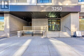 3250 Carding Mill Trail in Oakville, ON - Building Photo - Building Photo