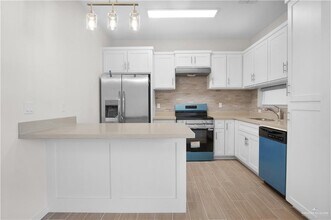 16 N 5th St in McAllen, TX - Building Photo - Building Photo