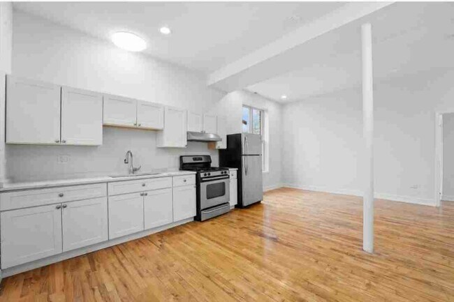 1309 S Komensky Ave in Chicago, IL - Building Photo - Building Photo
