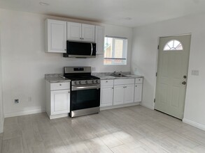 1091 Cavalier Ave in Simi Valley, CA - Building Photo - Building Photo