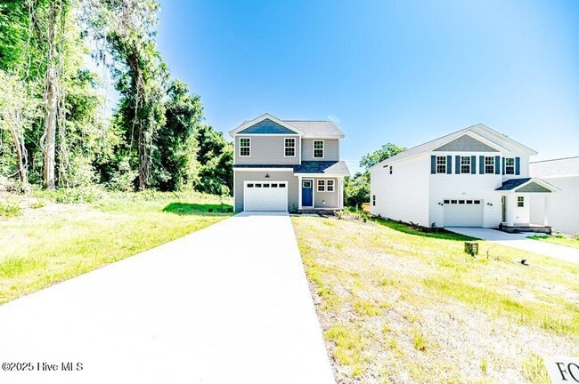 925 W Massachusetts Ave in Southern Pines, NC - Building Photo - Building Photo