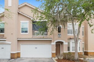 17980 Villa Creek Dr in Tampa, FL - Building Photo