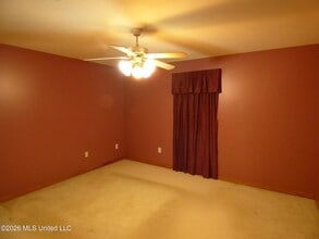 606 Lakeview Ave in Mccomb, MS - Building Photo - Building Photo