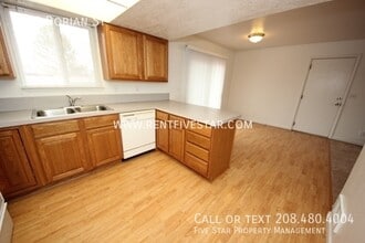 5020 Dorian St in Chubbuck, ID - Building Photo - Building Photo