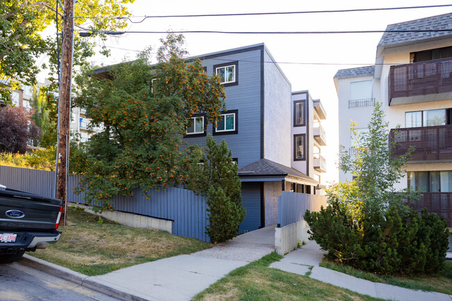 526 5 St NE in Calgary, AB - Building Photo - Building Photo