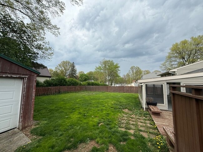 1382 Northfield Dr in Mineral Ridge, OH - Building Photo - Building Photo