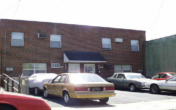 6421-6423 Hegerman St in Philadelphia, PA - Foto de edificio - Building Photo