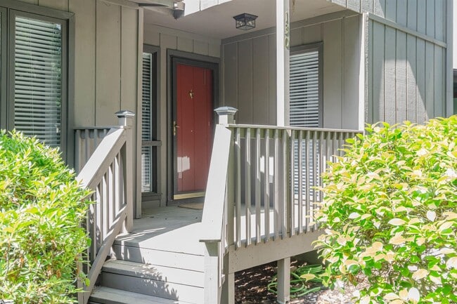 130 Inglewood Way in Greenville, SC - Building Photo - Building Photo