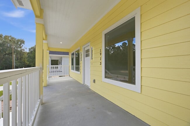 1913 Ross Ave in Cleveland, TX - Building Photo - Building Photo