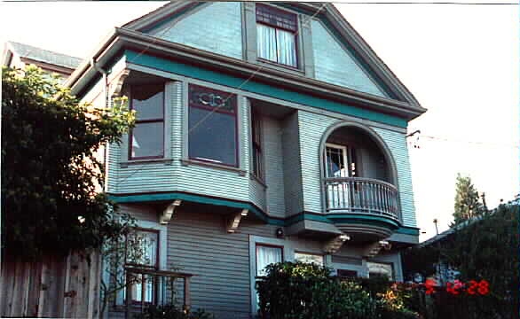 66 Terrace Ave in Richmond, CA - Building Photo