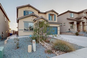 8812 Jet Stream Rd NW in Albuquerque, NM - Building Photo - Building Photo