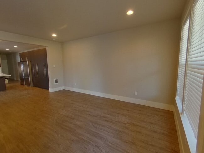 325 NW 21st St in Corvallis, OR - Foto de edificio - Building Photo