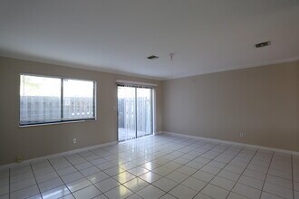 101 Shoreview Dr in Greenacres, FL - Building Photo - Building Photo