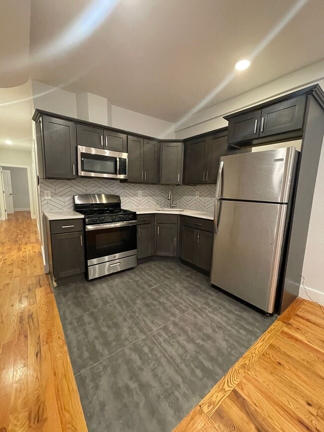 19 Jewett Ave, Unit 1R