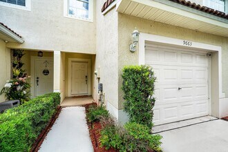 9663 Lago Dr in Boynton Beach, FL - Building Photo - Building Photo