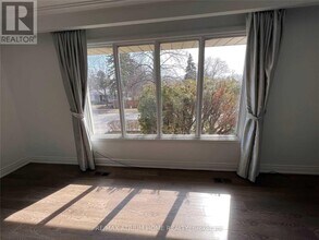 145 Fenn Ave in Toronto, ON - Building Photo - Building Photo