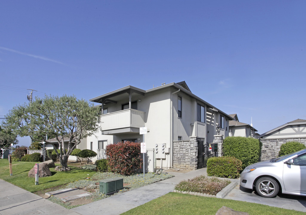 Stonegate Apartments in Salinas, CA - Building Photo